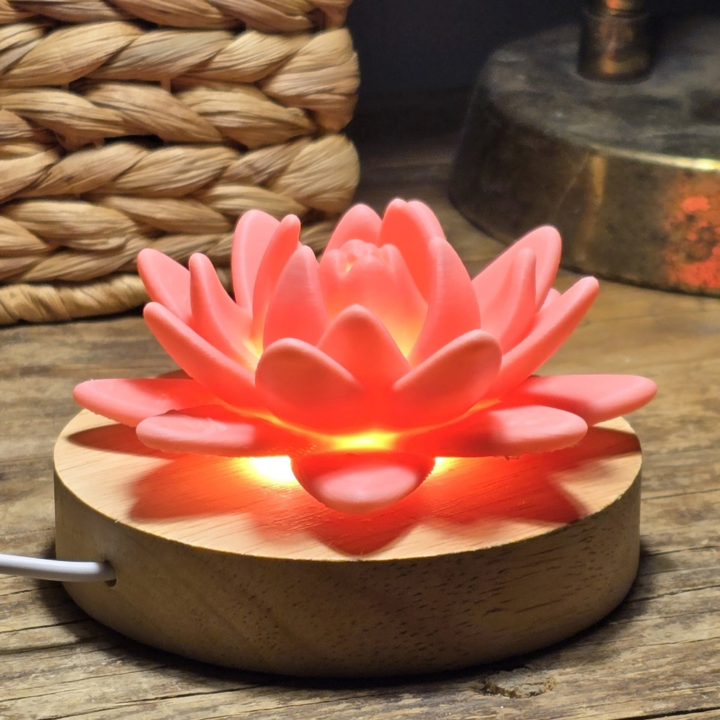 Rose Glow lamp in daylight